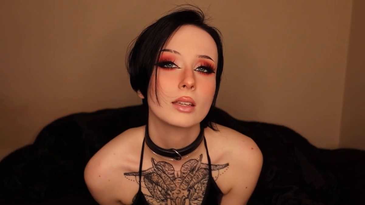 Raven Alternative on Gone Wild Day, boobs, tattoo, choke, masturbate, plug videos, her instagram, twitter, reddit, manyvids, pornhub links